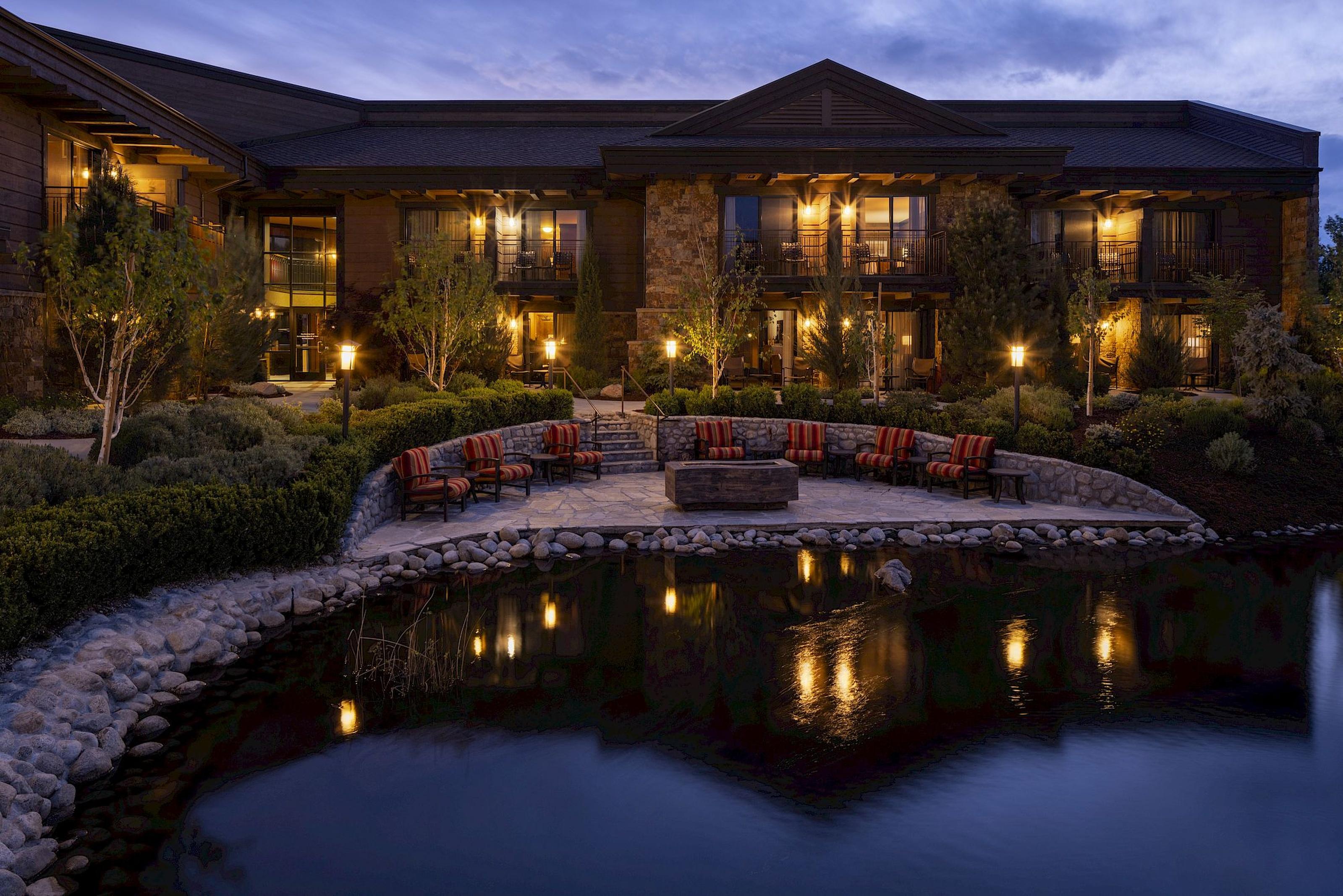 Wayfinder Hotel